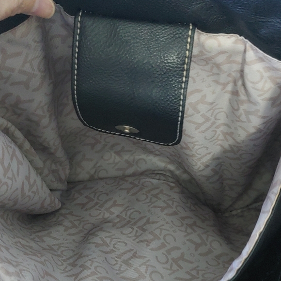 Kenneth Cole Black Leather Tote Bag - Picture 3 of 12